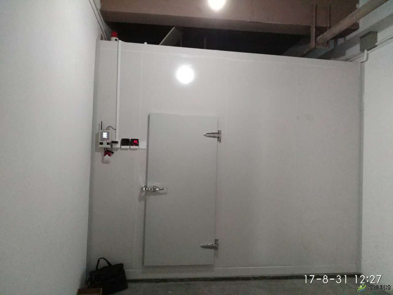 上海嘉洲實業(yè)-小型醫(yī)藥冷庫工程案例(圖2) 上海嘉洲實業(yè)-小型醫(yī)藥冷庫工程案例(圖2)